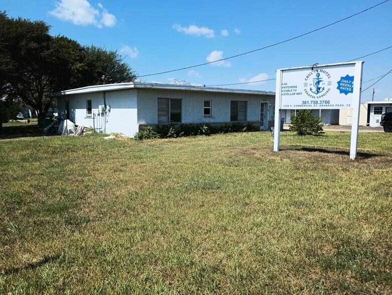 More Photos Of 1330 S Commercial St, Aransas Pass Hotel For Sale