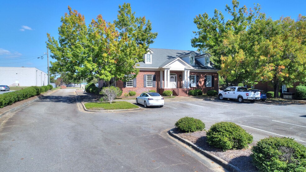 More Photos Of 2334 Lake Park Dr, Albany Office Residential For Sale