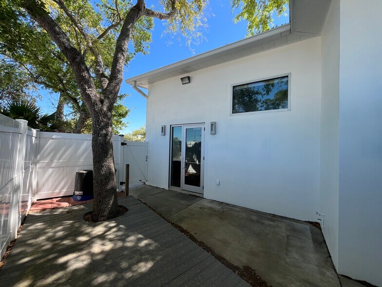 More Photos Of 8181 U.S. Highway 19 N, Pinellas Park Office For Sale