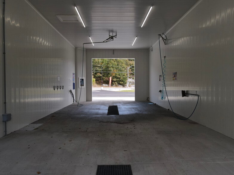 More Photos Of 1554 Hooksett Rd, Hooksett Specialty For Sale