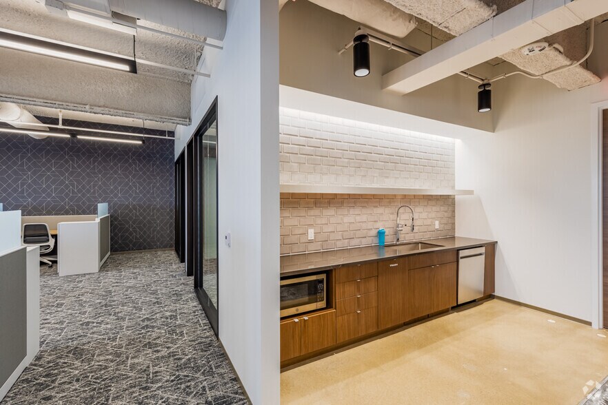 Photo of 27th Floor Ste 