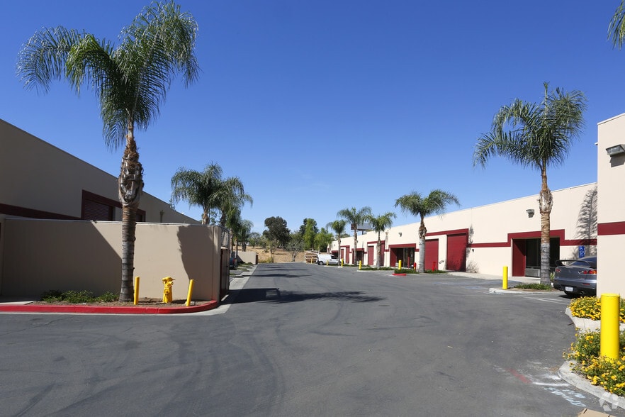 More Photos Of 18630 Collier Ave, Lake Elsinore Manufacturing For Lease