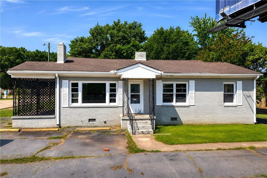 More Photos Of 1469 Blue Ridge Blvd, Seneca Carwash For Sale