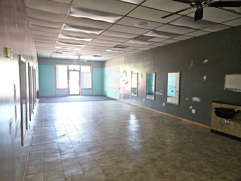 More Photos Of 1344-1358 E Bristol Rd, Burton Freestanding For Lease