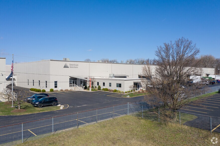 Primary Photo Of 302 S Byrne Rd, Toledo Warehouse For Lease