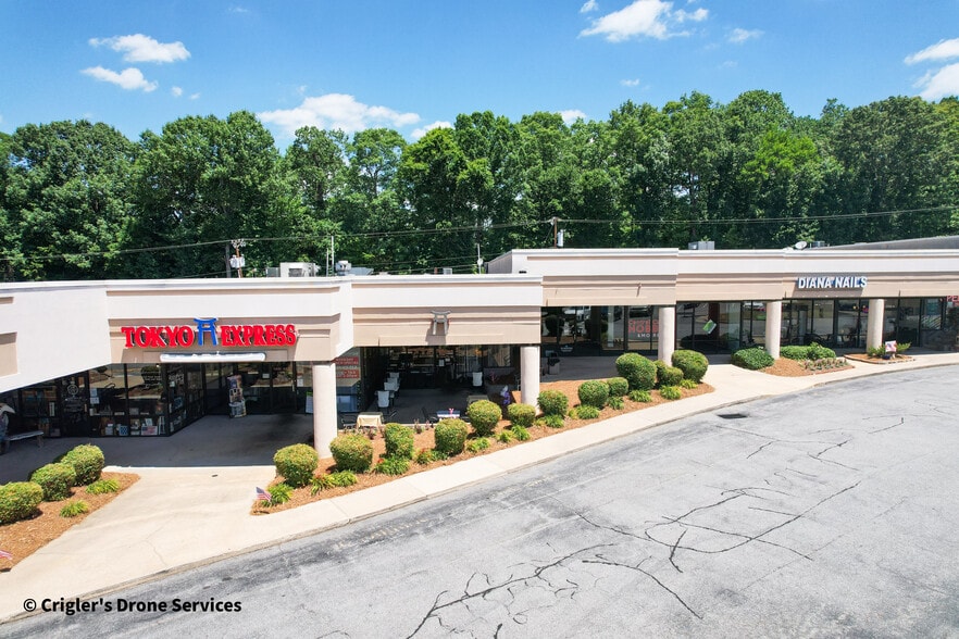 More Photos Of 3716-3728 Battleground Ave, Greensboro Unknown For Lease