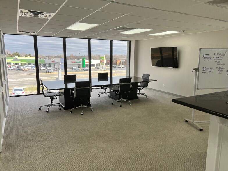 More Photos Of 6300 NW Expressway, Oklahoma City Medical For Sale