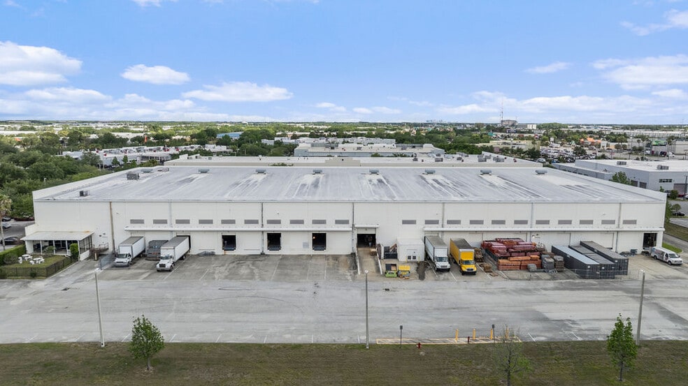More Photos Of 2242 W Taft Vineland Rd, Orlando Industrial For Sale