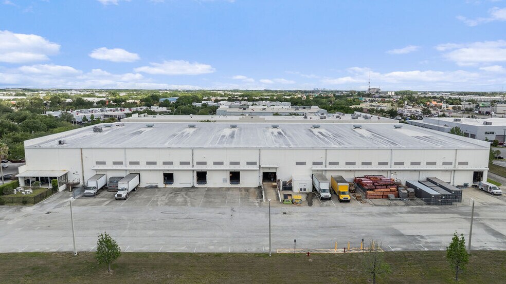 More Photos Of 2242 W Taft Vineland Rd, Orlando Industrial For Sale