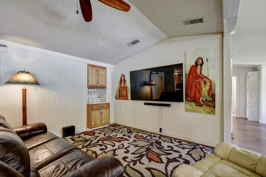 More Photos Of 1340 Hinch Dr, New Braunfels Apartments For Sale