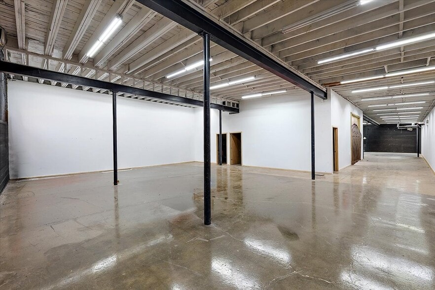 More Photos Of 12501 Chalmers St, Detroit General Retail For Sale