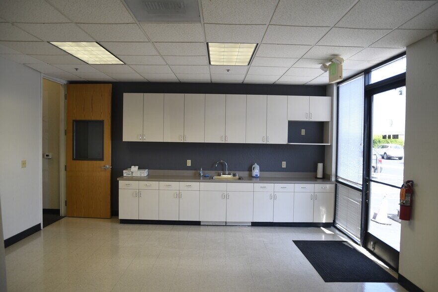 More Photos Of 841 Latour Ct, Napa Office For Lease