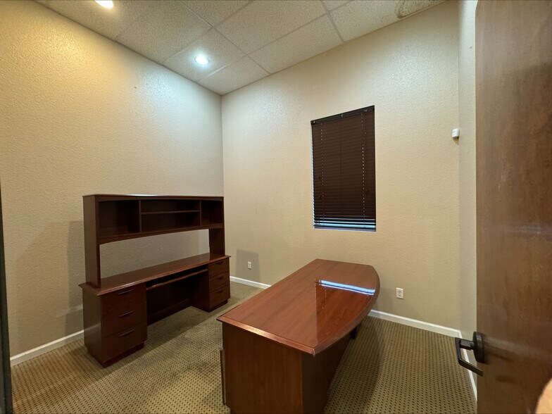 More Photos Of 1800 Industrial Blvd, Colleyville Loft Creative Space For Sale