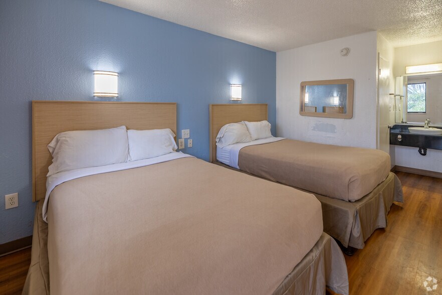 More Photos Of 2738 N Monroe St, Tallahassee Hotel For Sale