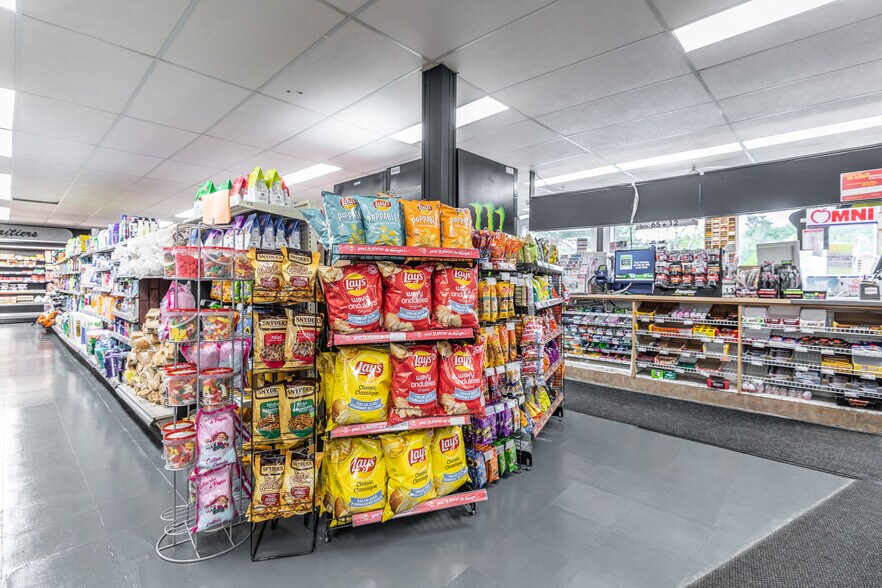 564 Du Progrès Ch, ChuteSaintPhilippe, QC J0W 1A0 General Retail