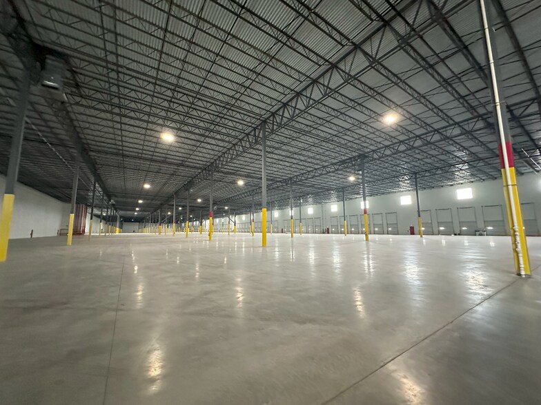 More Photos Of 101 Port Lincoln Rd, Bayonne Distribution For Lease