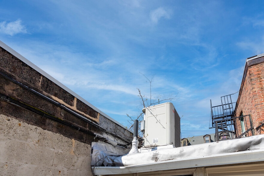 More Photos Of 115 W Saratoga St, Baltimore Storefront Retail Residential For Sale