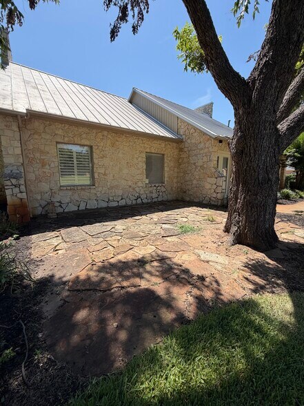 More Photos Of 6230 Colleyville Blvd, Colleyville Business Park For Lease