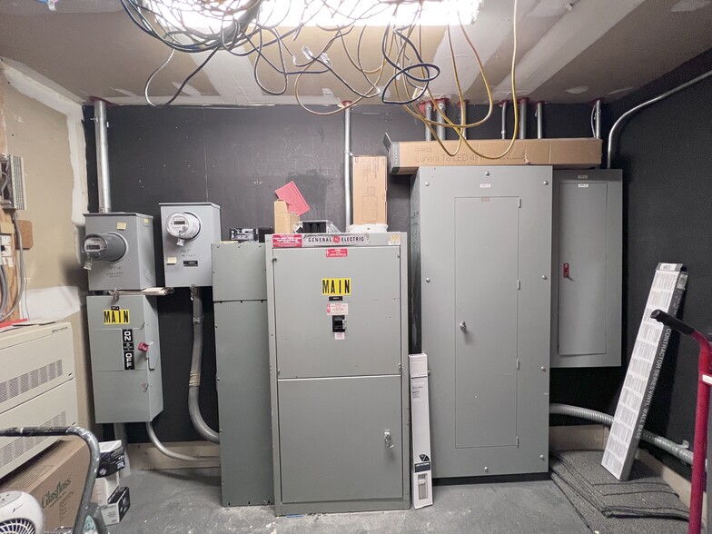 More Photos Of 745 Burnside Ave, East Hartford Schools For Sale