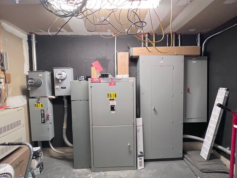More Photos Of 745 Burnside Ave, East Hartford Schools For Sale