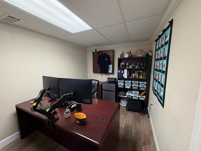 More Photos Of 1302 W Busch Blvd, Tampa Office For Sale