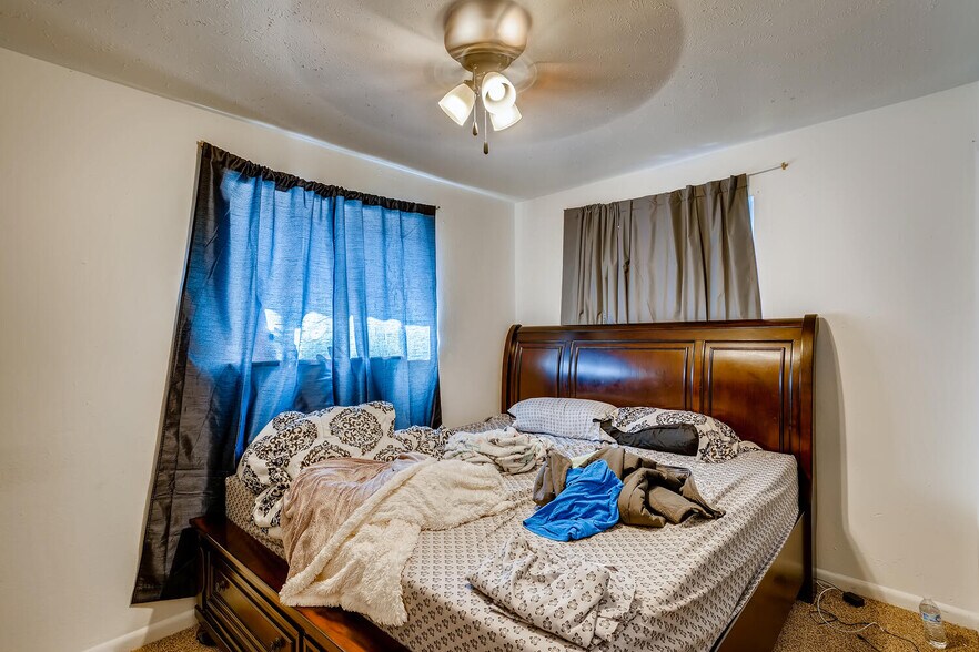 More Photos Of 1996 Akron St, Aurora Multifamily For Sale