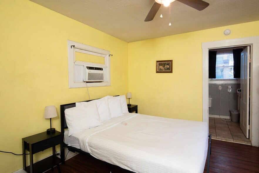 More Photos Of 18239 Main St, Jamestown Hotel For Sale