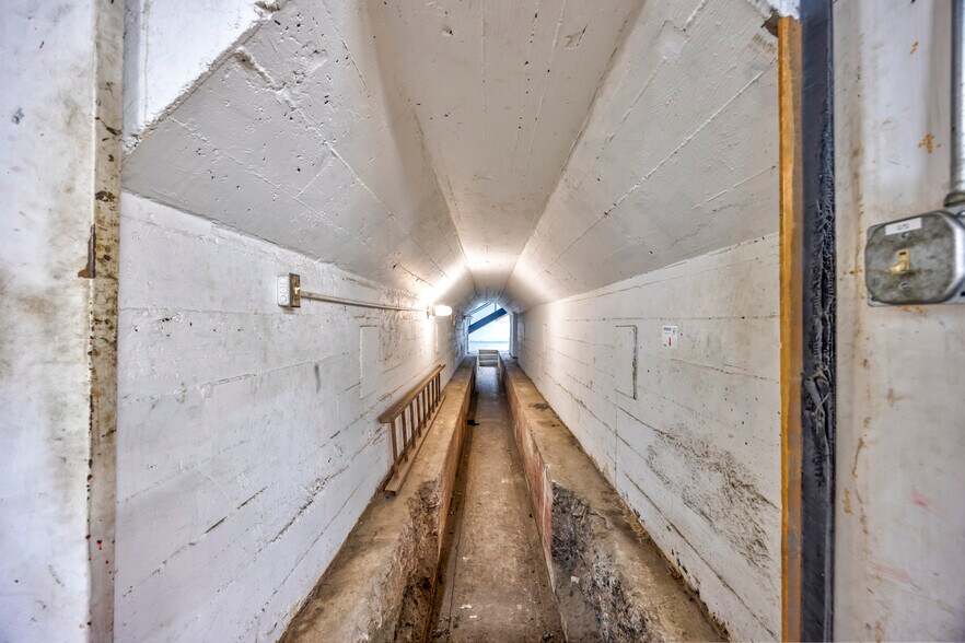 More Photos Of 206 N Benton St, Kennewick Warehouse For Lease