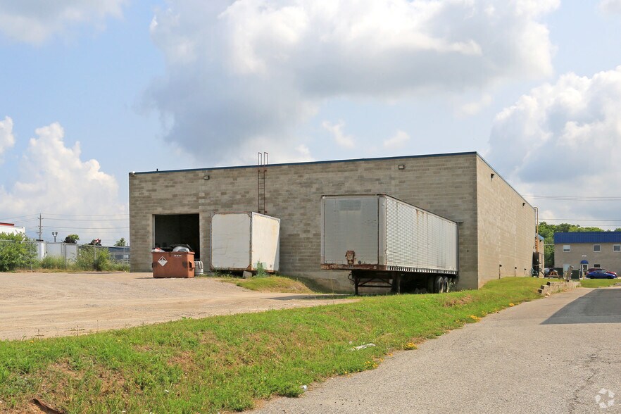 More Photos Of 706 Bayview Dr, Barrie Warehouse For Sale