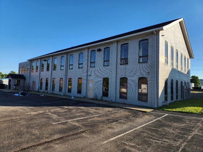 Primary Photo Of 373 Cleveland St, Rochester Medical For Lease