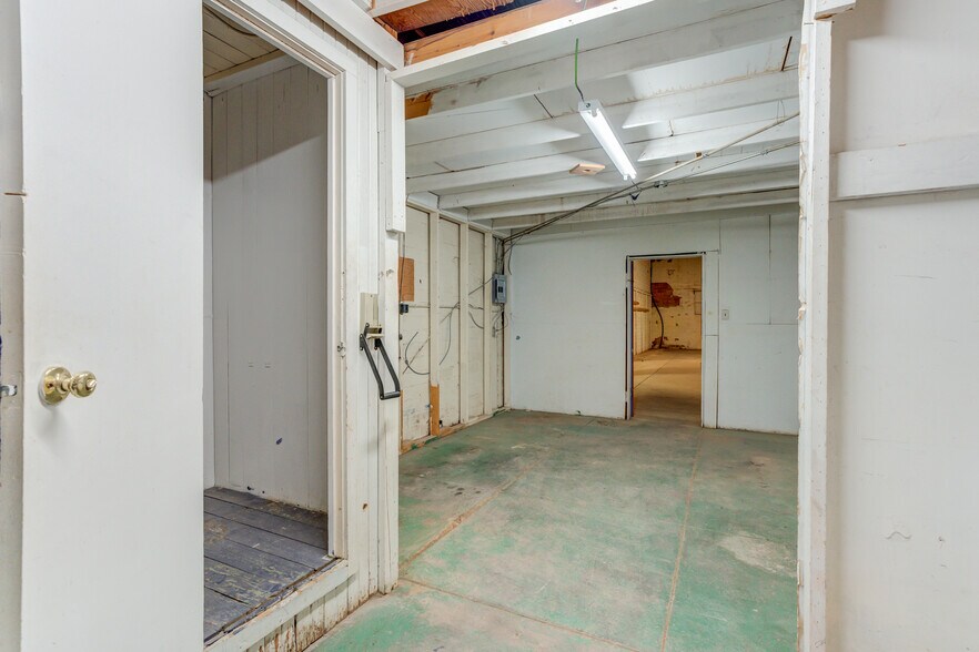 More Photos Of 1301 Buddy Holly Ave, Lubbock Warehouse For Lease