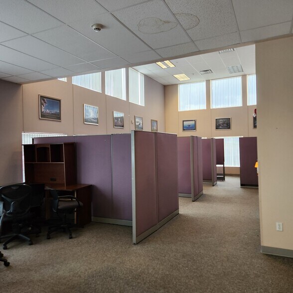 More Photos Of 5300 MacArthur Blvd, Vancouver Office For Lease