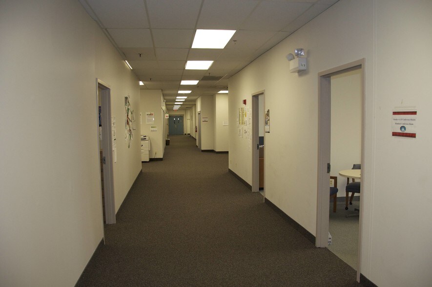 More Photos Of 100 Carlson Rd, Rochester Manufacturing For Lease