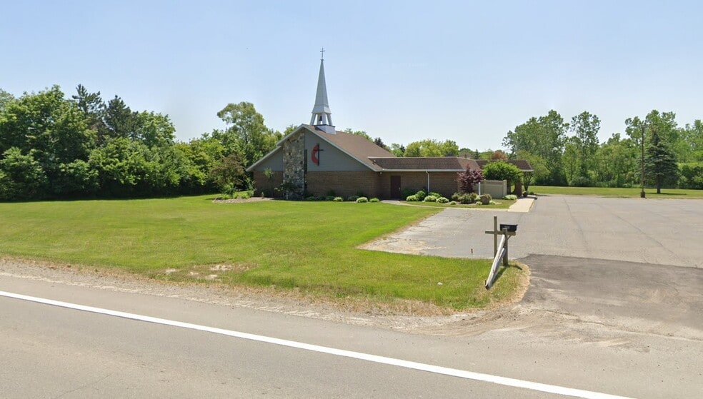 Primary Photo Of 550 E Silverbell Rd, Lake Orion Religious Facility For Lease