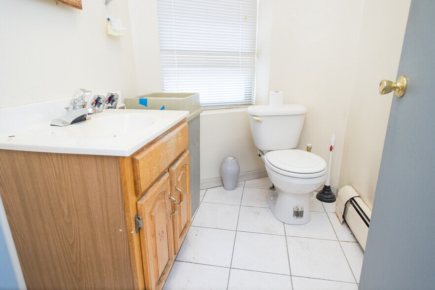 More Photos Of 667 Main Ave, Passaic Office For Sale