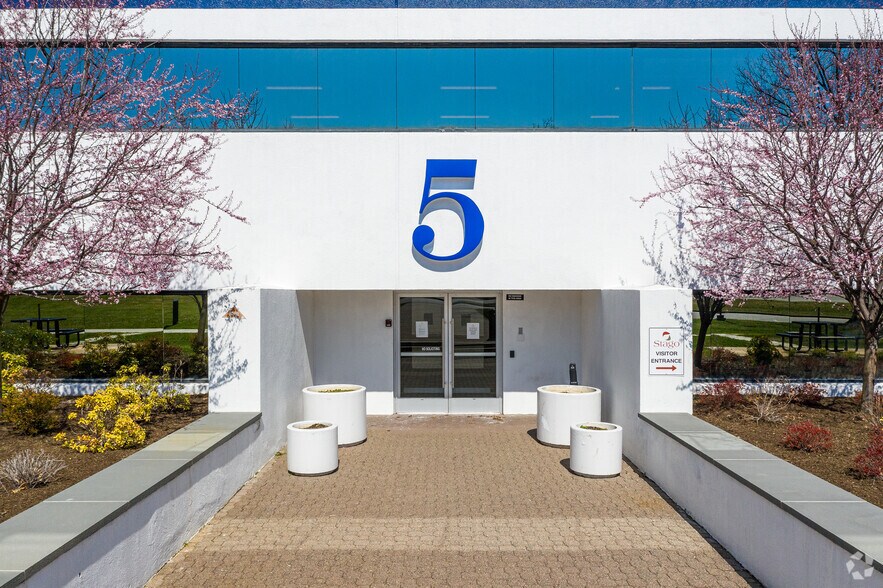 More Photos Of 5 Century Dr, Parsippany Office For Sale