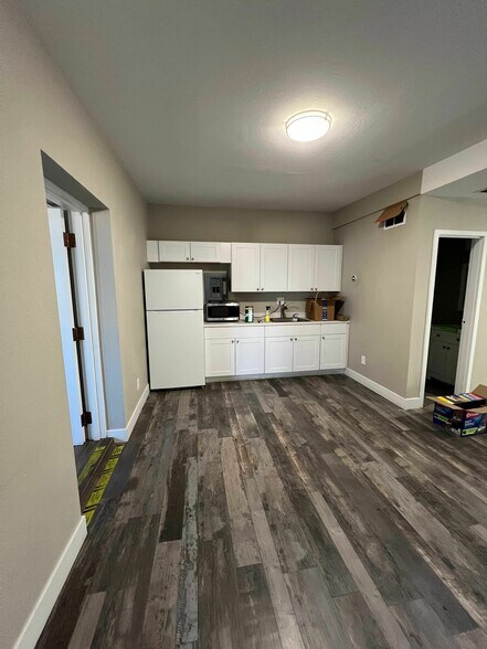 More Photos Of 11983 14th Ave, Aurora Industrial For Lease