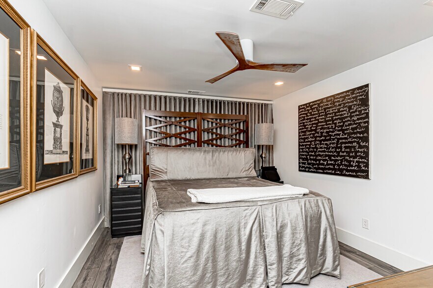 More Photos Of 545-555 S Foster Dr, Baton Rouge General Retail For Sale