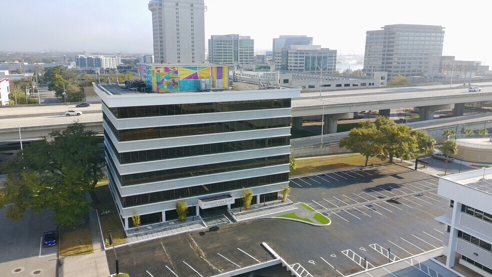 More Photos Of 751 Oak St, Jacksonville Office For Lease