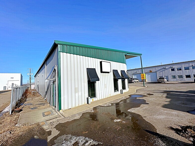 More Photos Of 195 Mackay Cres, Fort McMurray Warehouse For Sale