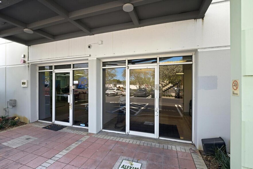 More Photos Of 7860 NW 46th St, Doral Distribution For Lease