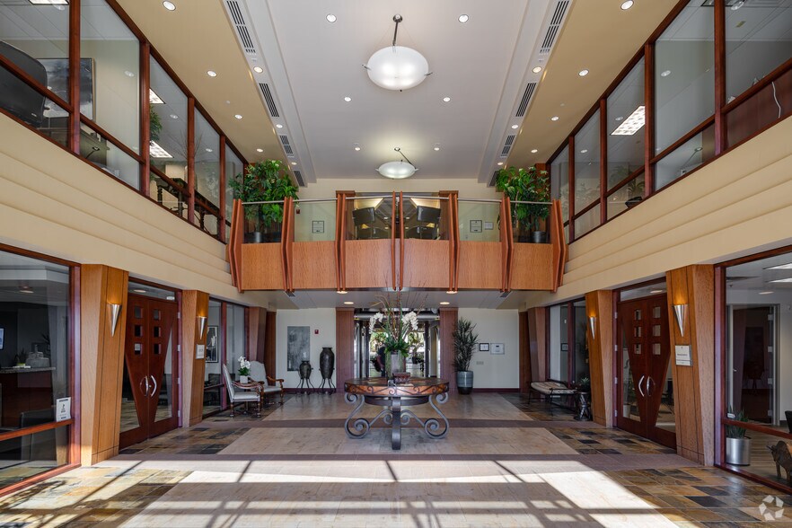More Photos Of 17015 N Scottsdale Rd, Scottsdale Office For Lease