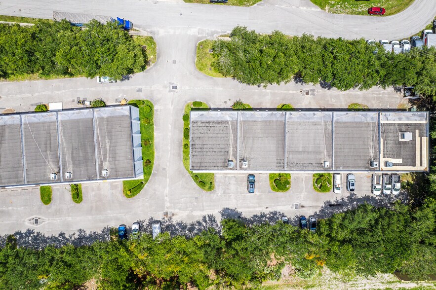 More Photos Of 1605-1613 91st Ct, Vero Beach Light Manufacturing For Sale