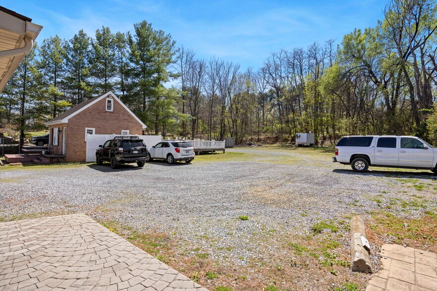 More Photos Of 2503 Jefferson Hwy, Waynesboro Freestanding For Lease