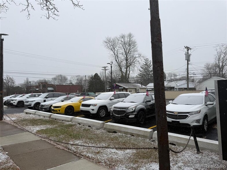 More Photos Of 32405 Ford Rd, Garden City Auto Dealership For Sale