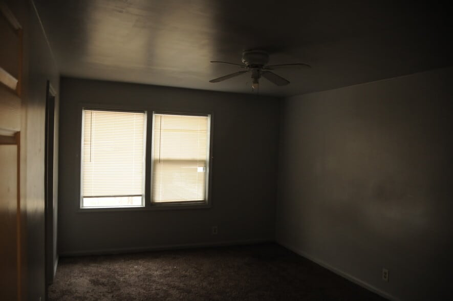 More Photos Of 2770 W 5400 S, Salt Lake City Flex For Sale