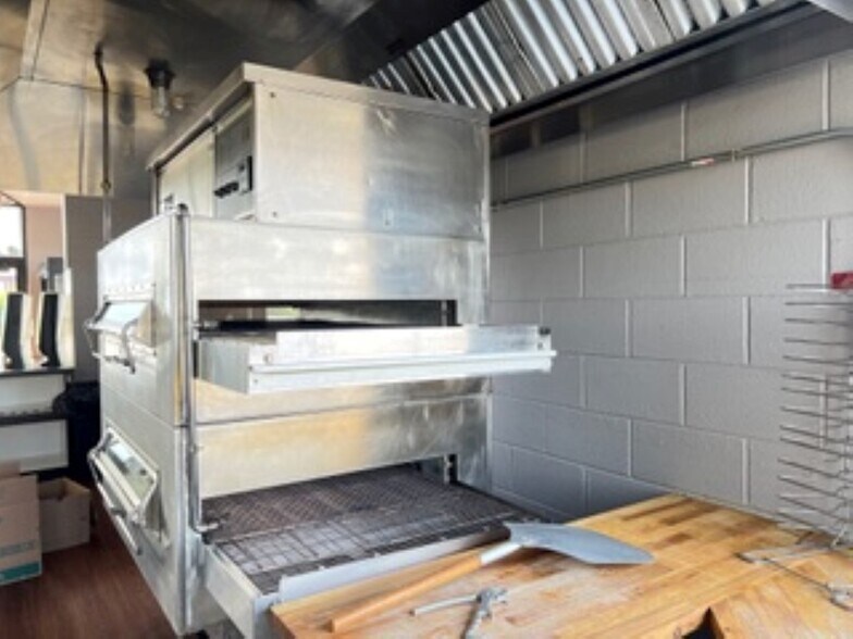 More Photos Of 1982 E Remus Rd, Mount Pleasant Freestanding For Sale