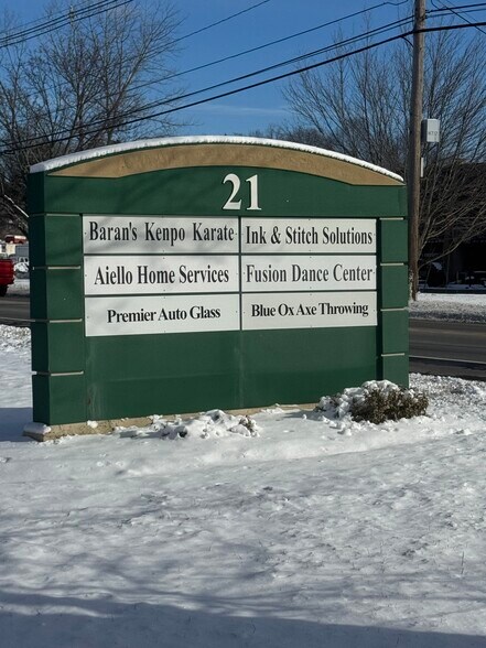 More Photos Of 21 N Plains Industrial Rd, Wallingford Manufacturing For Lease