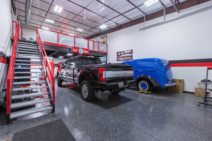 Primary Photo Of 450 E Willis Rd, Chandler Self Storage For Sale