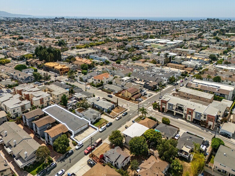 More Photos Of 2204 Carnegie Ln, Redondo Beach Apartments For Sale